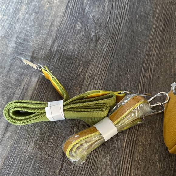 Le Miel vegan Mustard Mini Bag - Picture 2 of 7